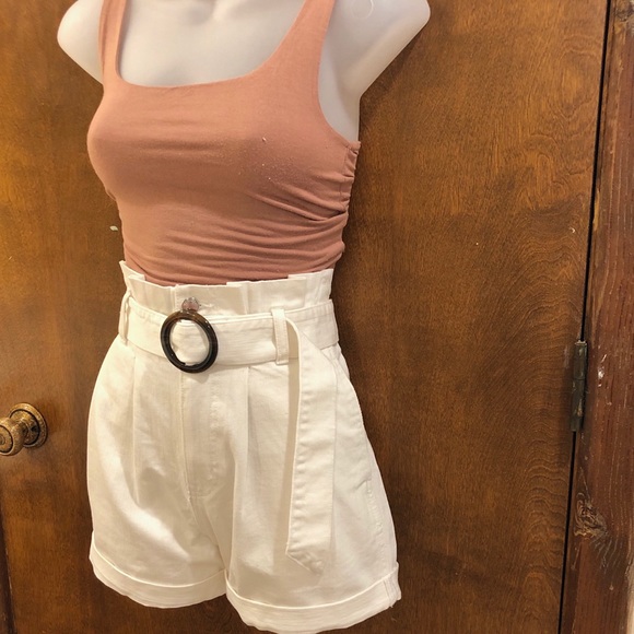 5/25$ Must BUY 5!! Forever 21 High waisted belted denim shorts. NWT size 28. - Picture 13 of 16